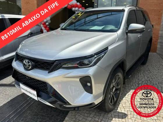 TOYOTA HILUX SW4 2.8 D-4D TURBO DIESEL SRX PLATINUM 7L 4X4 AUTOMÁTICO TOYOTA HILUX SW4 2.8 D-4D TURBO DIESEL SRX PLATINUM 7L 4X4 AUTOMÁTICO